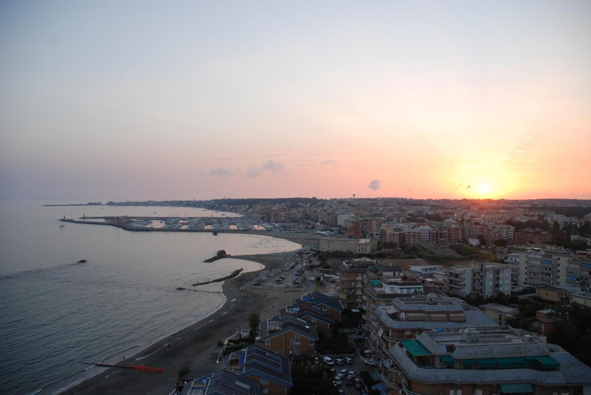 Hotel Scacciapensieri Nettuno Kültér fotó