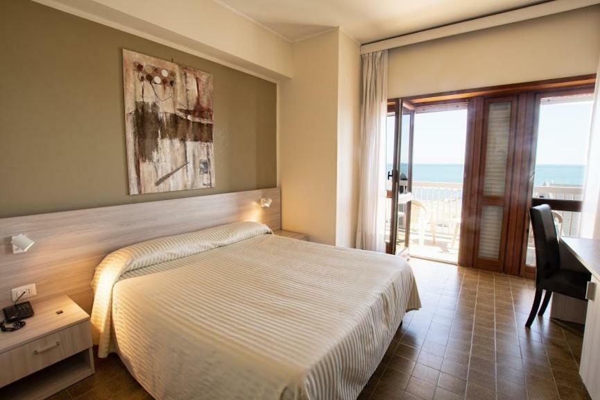 Hotel Scacciapensieri Nettuno Kültér fotó