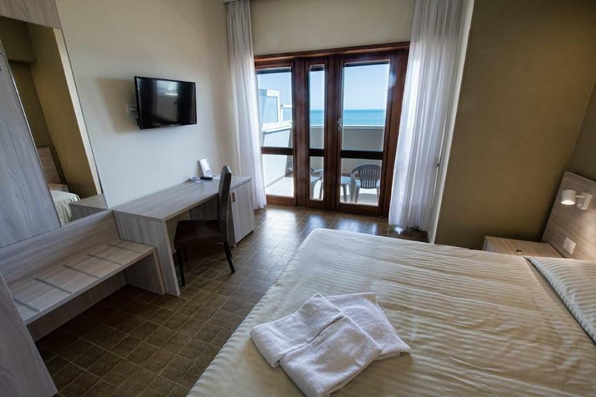 Hotel Scacciapensieri Nettuno Kültér fotó