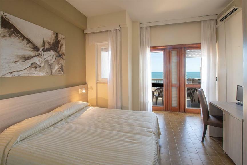 Hotel Scacciapensieri Nettuno Kültér fotó